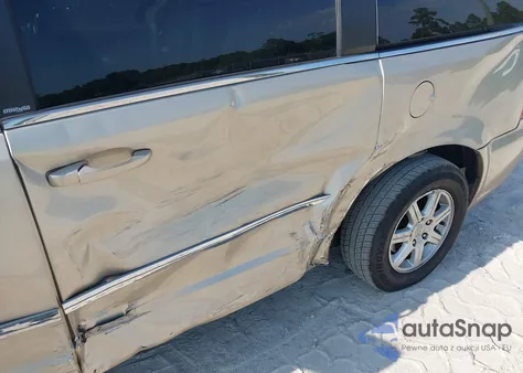 2013 Chrysler Town & Country Touring z USA, uszkodzony, nr VIN 2C4RC1BG9DR526086